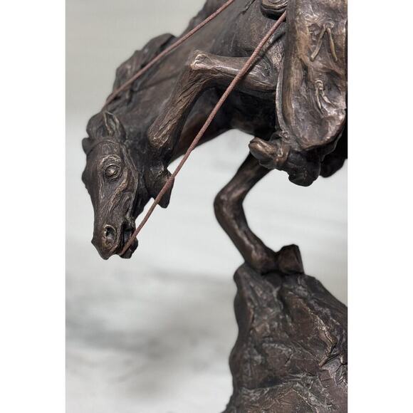 Large Antique Bronze/Metal Sculpture American Cowboy Rifle Riding Horse - Picture 6 of 16